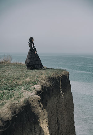 What Does It Mean When You Dream About Standing on a Cliff?